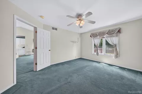 Bedroom - 9178 Nicole Ln, Davison, MI 48423 photo 5 of 10