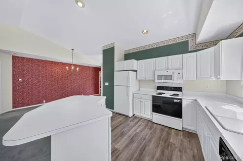 Kitchen - 9178 Nicole Ln, Davison, MI 48423 photo 3 of 5