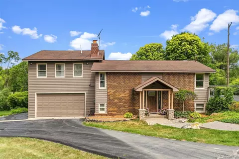 5880 Sawmill Lake Rd, Brandon, MI 48462