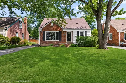 2712 N Vermont Ave, Royal Oak, MI 48073