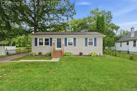 26191 Wolverine St, Madison Heights, MI 48071