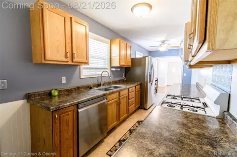 Kitchen - 3013 Lakeview St, Monroe, MI 48162 photo 3 of 4
