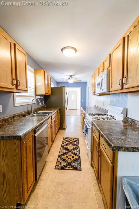 Entry Way - 3013 Lakeview St, Monroe, MI 48162 photo 1 of 1