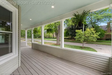 Exterior - 475 Saint Clair Ave, Grosse Pointe, MI 48230 photo 4 of 7