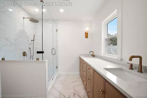 Bath - 475 Saint Clair Ave, Grosse Pointe, MI 48230 photo 2 of 6