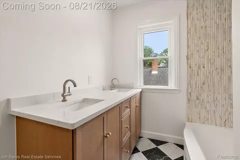 Bath - 475 Saint Clair Ave, Grosse Pointe, MI 48230 photo 5 of 6