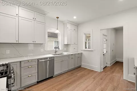 Entry Way - 475 Saint Clair Ave, Grosse Pointe, MI 48230 photo 1 of 4