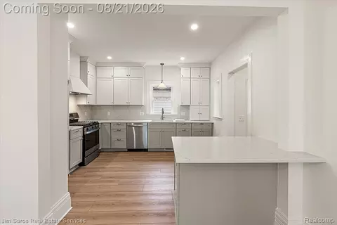 Kitchen - 475 Saint Clair Ave, Grosse Pointe, MI 48230 photo 1 of 1