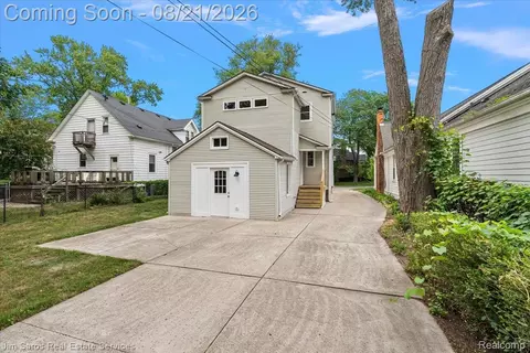 Exterior - 475 Saint Clair Ave, Grosse Pointe, MI 48230 photo 6 of 7