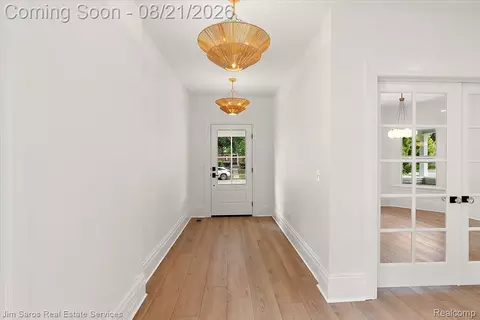 Entry Way - 475 Saint Clair Ave, Grosse Pointe, MI 48230 photo 4 of 4