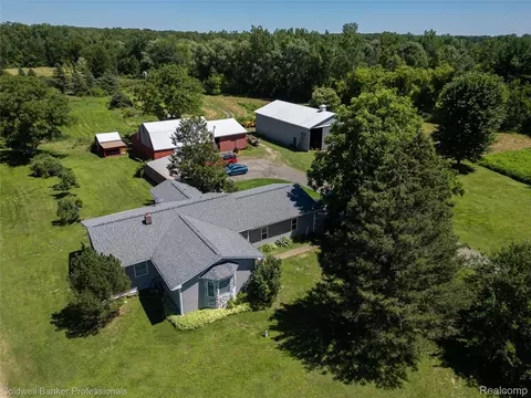 1840 N Lake Pleasant Rd, Arcadia, MI 48412