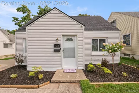 630 White Ave, Lincoln Park, MI 48146