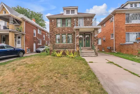 7313 Emanon St, Dearborn, MI 48126