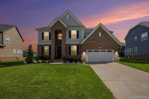 53213 Bay Laurel Ln, Lyon, MI 48178