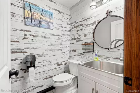 Bath - 1775 Dutcher Rd, Marion, MI 48843 photo 1 of 3
