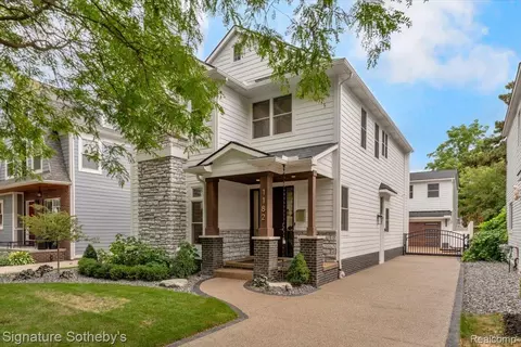 1182 Webster St, Birmingham, MI 48009