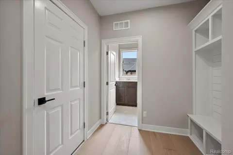Entry Way - 16199 Via Colico, Macomb, MI 48042 photo 3 of 4