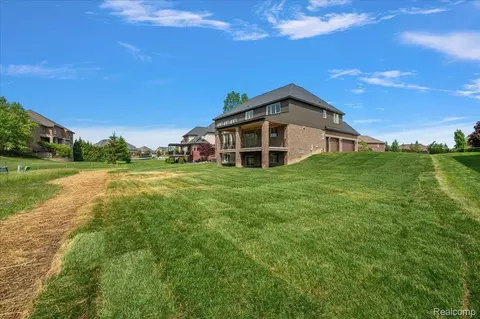 Exterior - 16199 Via Colico, Macomb, MI 48042 photo 2 of 4
