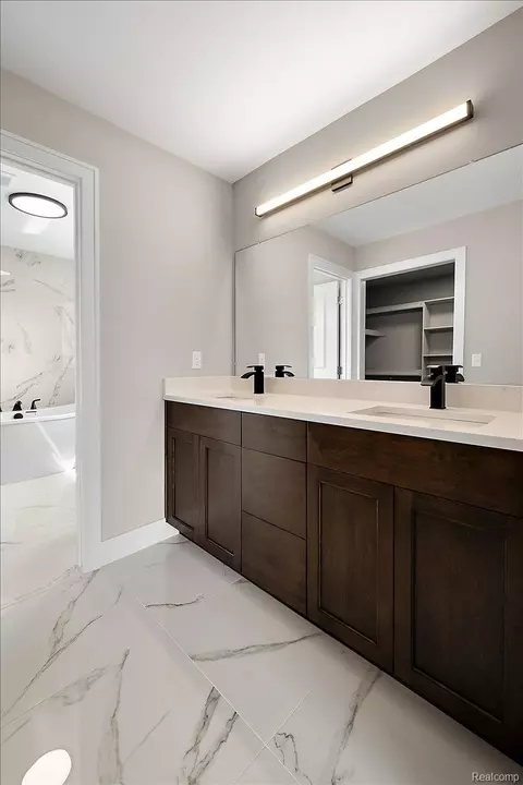 Bath - 16199 Via Colico, Macomb, MI 48042 photo 8 of 11