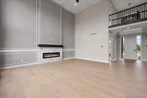 Living - 16199 Via Colico, Macomb, MI 48042 photo 5 of 6