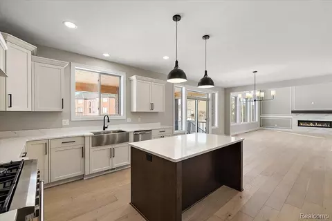 Kitchen - 16199 Via Colico, Macomb, MI 48042 photo 1 of 5