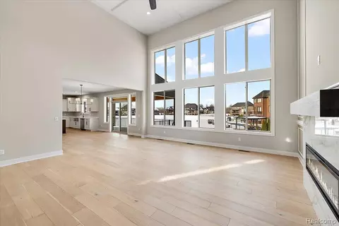 Living - 16199 Via Colico, Macomb, MI 48042 photo 3 of 6