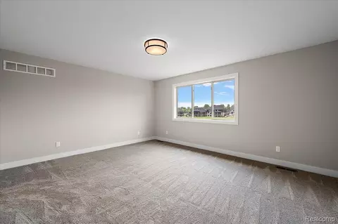 Bedroom - 16199 Via Colico, Macomb, MI 48042 photo 6 of 10