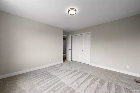 Bedroom - 16199 Via Colico, Macomb, MI 48042 photo 5 of 10