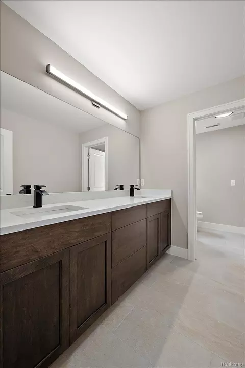Bath - 16199 Via Colico, Macomb, MI 48042 photo 4 of 11