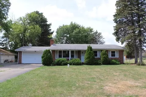1031 Arapaho Dr, Burton, MI 48509