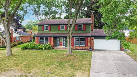 29859 Club House Ln, Farmington Hills, MI 48334