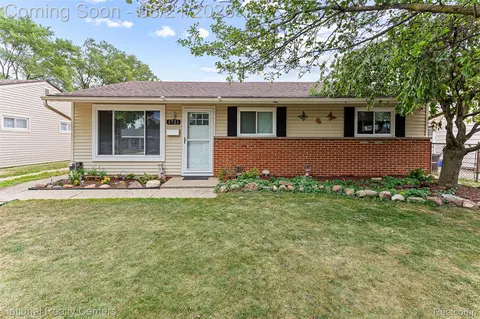 1721 S Walton St, Westland, MI 48186