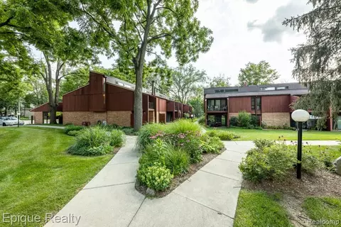 1803 Independence Blvd, Ann Arbor, MI 48104