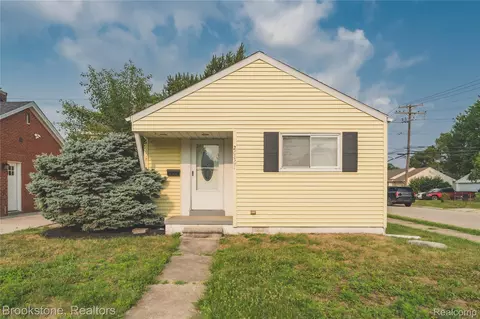 26461 Belanger St, Roseville, MI 48066