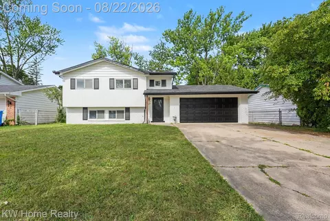 720 Jamestown Rd, Auburn Hills, MI 48326