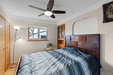 Bedroom - 9522 Pardee Rd, Taylor, MI 48180 photo 1 of 3