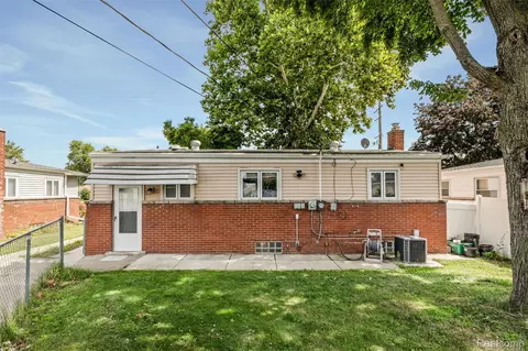 Exterior - 9522 Pardee Rd, Taylor, MI 48180 photo 6 of 6