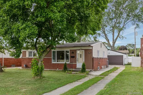 Exterior - 9522 Pardee Rd, Taylor, MI 48180 photo 2 of 6