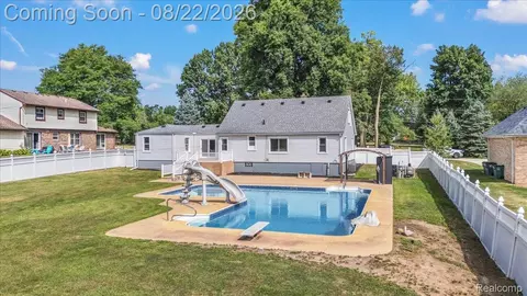 Exterior - 1320 Larayne Dr, Troy, MI 48085 photo 2 of 5