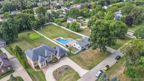 View/Area - 1320 Larayne Dr, Troy, MI 48085 photo 3 of 4