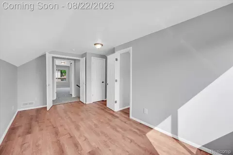 Bedroom - 1320 Larayne Dr, Troy, MI 48085 photo 7 of 9