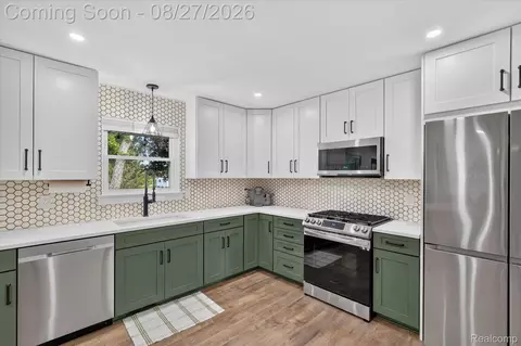 Kitchen - 12265 Sharp Rd, Fenton, MI 48451 photo 2 of 6