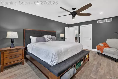 Bedroom - 12265 Sharp Rd, Fenton, MI 48451 photo 3 of 7