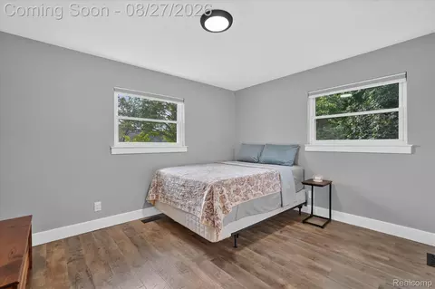 Bedroom - 12265 Sharp Rd, Fenton, MI 48451 photo 4 of 7