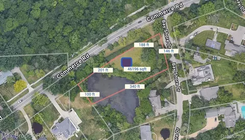 3012 Bay Shore Dr W, Orchard Lake Village, MI 48324
