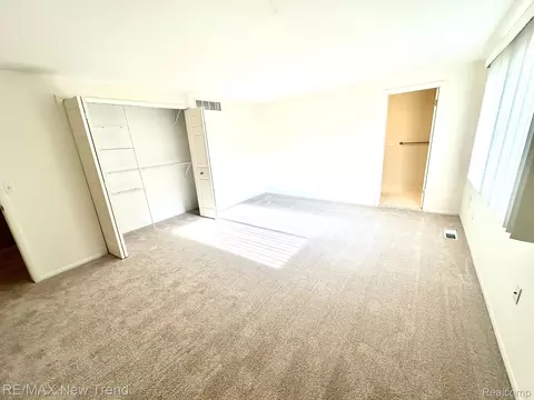 Bedroom - 26949 Farmbrook Villa Dr #96, Southfield, MI 48034 photo 1 of 4