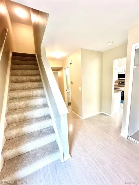 Entry Way - 26949 Farmbrook Villa Dr #96, Southfield, MI 48034 photo 2 of 6