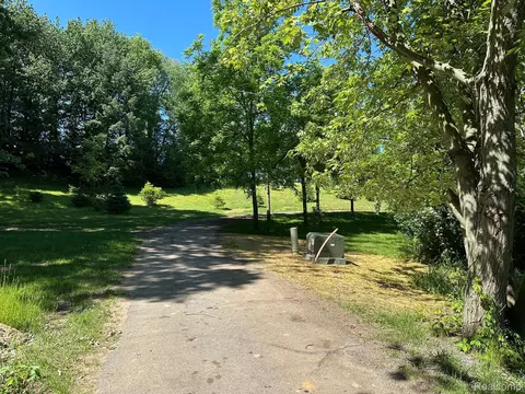 03 Prince Edward Dr, Marion, MI 48843
