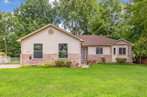 11067 Ranch Home Ct, Shelby Township, MI 48317