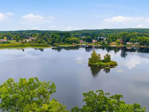 View/Area - 8954 Patrick Dr, Springfield, MI 48350 photo 1 of 4